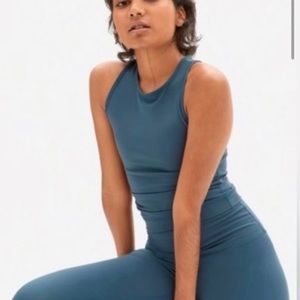 Everlane perform tank top